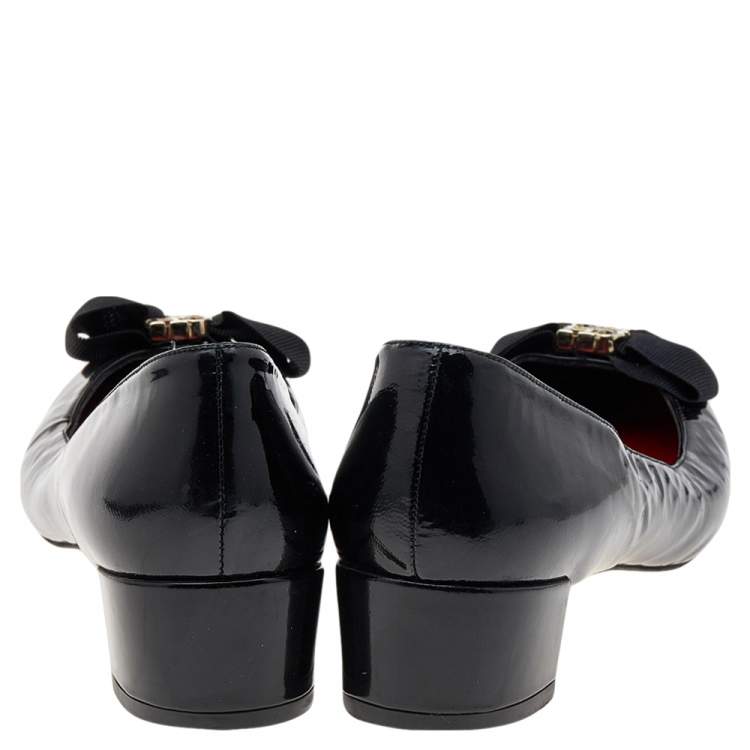 Pre Owned CH Carolina Herrera Black Patent Leather Bow Pumps Size 40