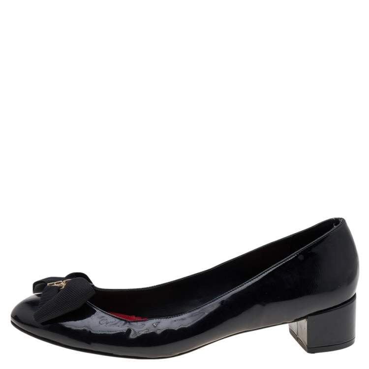 Pre Owned CH Carolina Herrera Black Patent Leather Bow Pumps Size 40