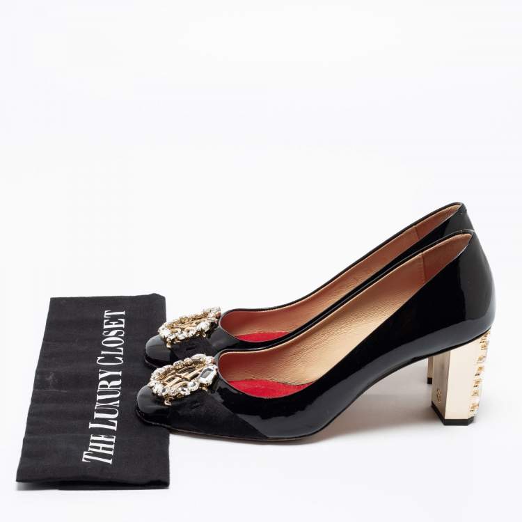 مملوكة مسبقًا CH Carolina Herrera Black Patent Leather Crystal Embellished Logo Pumps Size 38