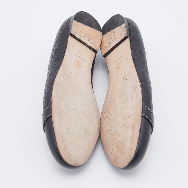 Pre Owned CH Carolina Herrera Black Embossed Leather Lock Detail Ballet Flats Size 40