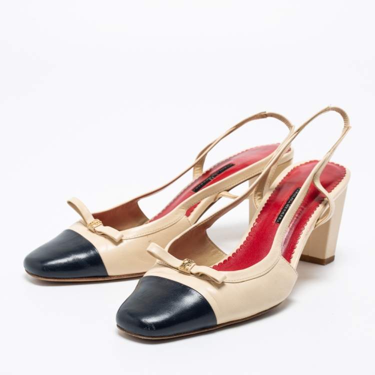 Pre Owned CH Carolina Herrera Beige/Navy Blue Leather Bow Square Toe Slingback Pumps Size 40