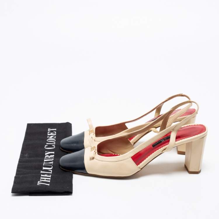 Pre Owned CH Carolina Herrera Beige/Navy Blue Leather Bow Square Toe Slingback Pumps Size 40