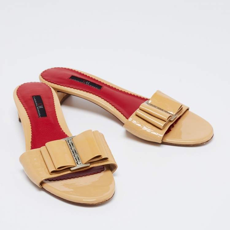 Pre Owned CH Carolina Herrera Beige Patent Leather Bow Slide Sandals Size 38