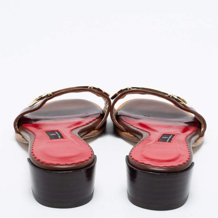 مملوكة مسبقًا CH Carolina Herrera Brown Leather CH Logo Slide Sandals Size 36