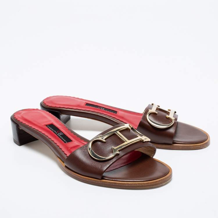 مملوكة مسبقًا CH Carolina Herrera Brown Leather CH Logo Slide Sandals Size 36