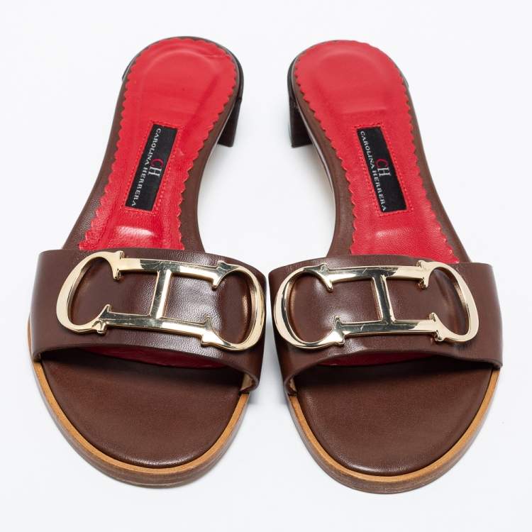 مملوكة مسبقًا CH Carolina Herrera Brown Leather CH Logo Slide Sandals Size 36
