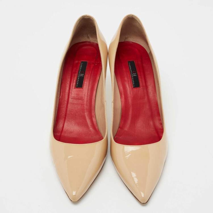 مملوكة مسبقًا CH Carolina Herrera Beige Patent Leather Pointed Toe Pumps  Size 41