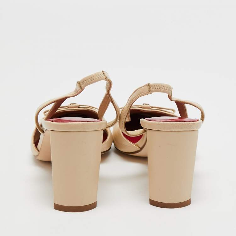 Pre Owned CH Carolina Herrera Cream/Black Leather Slingback Sandals Size 39