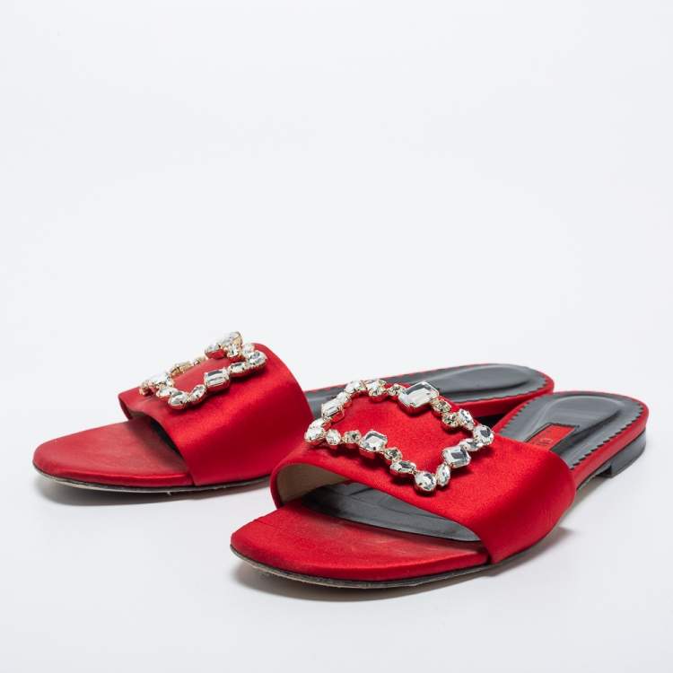 مملوكة مسبقًا CH Carolina Herrera Red Satin Crystal Embellished Slide Flats Size 38