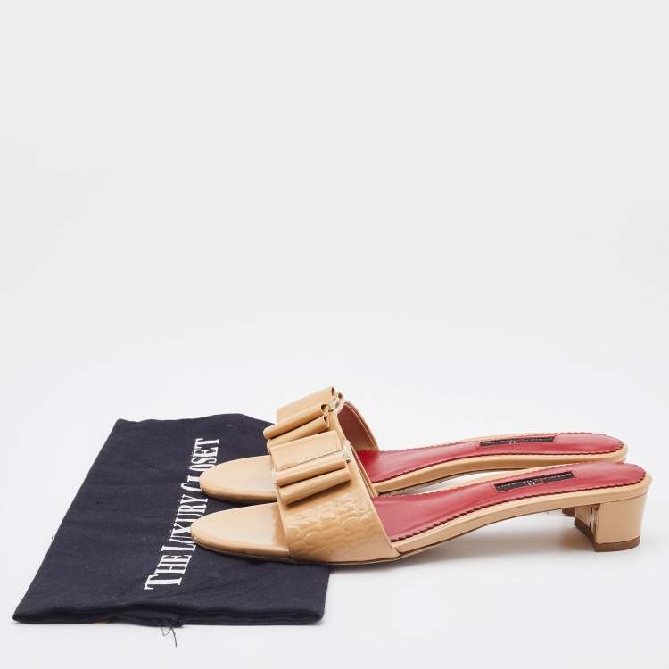 Pre Owned CH Carolina Herrera Beige Patent Leather Bow Slide Sandals Size 39