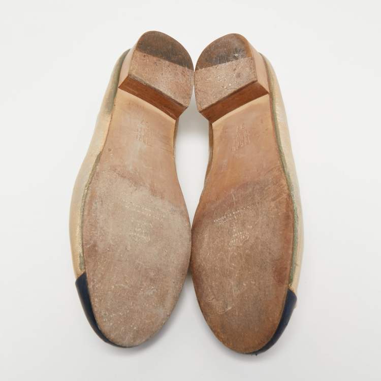 Pre Owned CH Carolina Herrera Gold/Navy Blue Leather Logo Buckle Ballet Flats Size 37