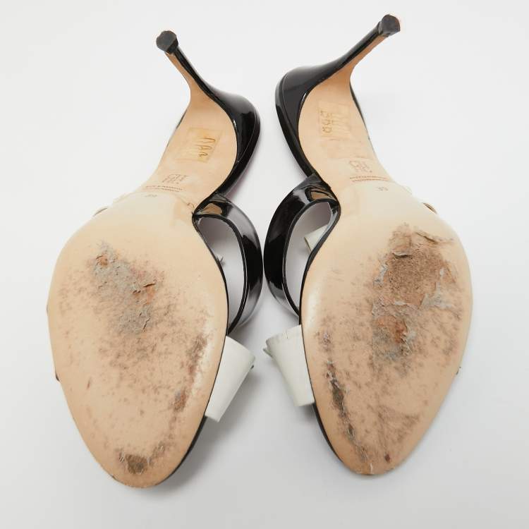 Pre Owned CH Carolina Herrera Black/White Patent and Leather Knotted Bow Slide Sandals Size 39 