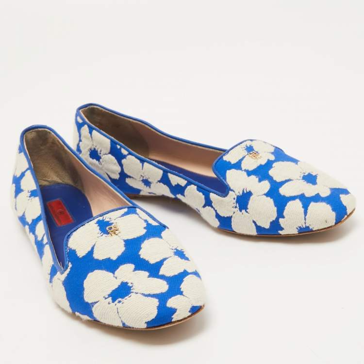 Pre Owned Carolina Herrera Blue/White Floral Embroidered Fabric Smoking Slipper Size 39