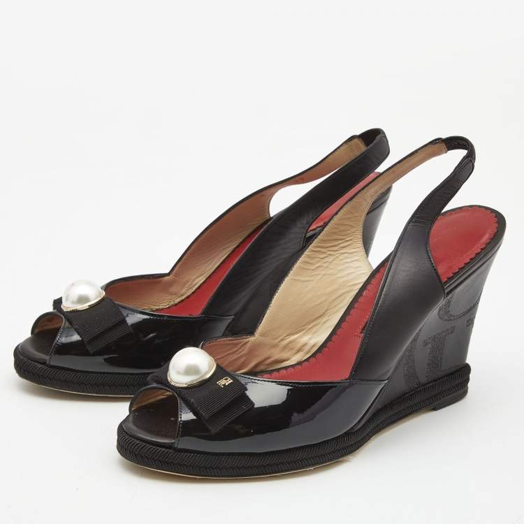 Pre Owned CH Carolina Herrera Black Patent and Leather Pearl Detail Slingback Wedge Sandals Size 39