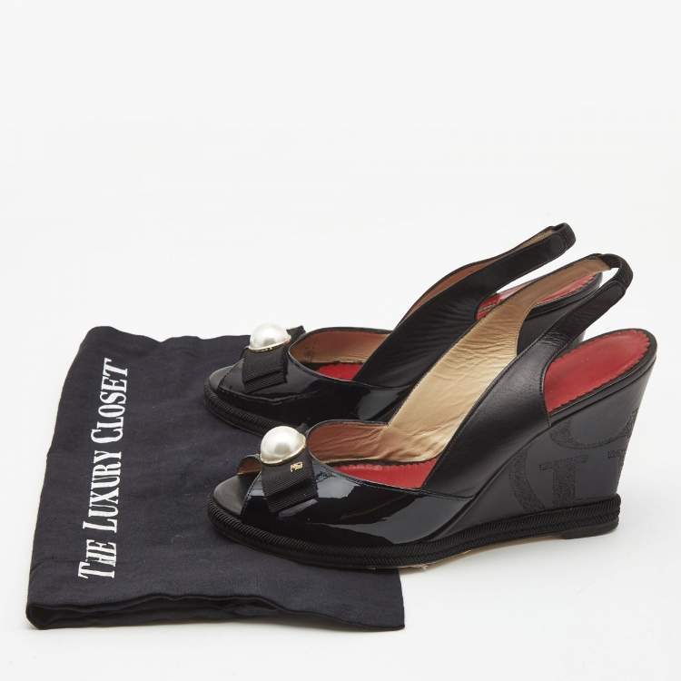 Pre Owned CH Carolina Herrera Black Patent and Leather Pearl Detail Slingback Wedge Sandals Size 39