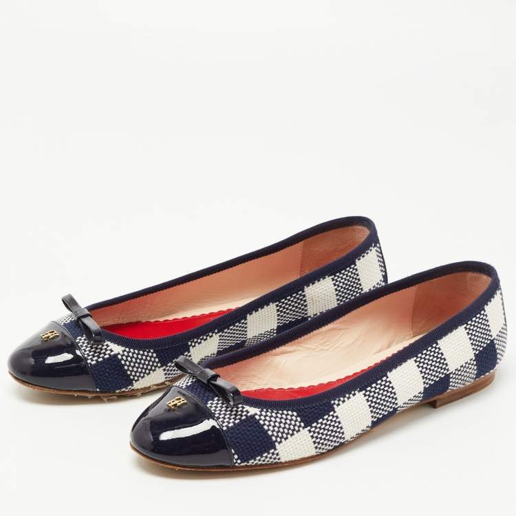 Pre Owned CH Carolina Herrera Navy Blue/White Fabric and  Patent Leather Bow Ballet Flats Size 38
