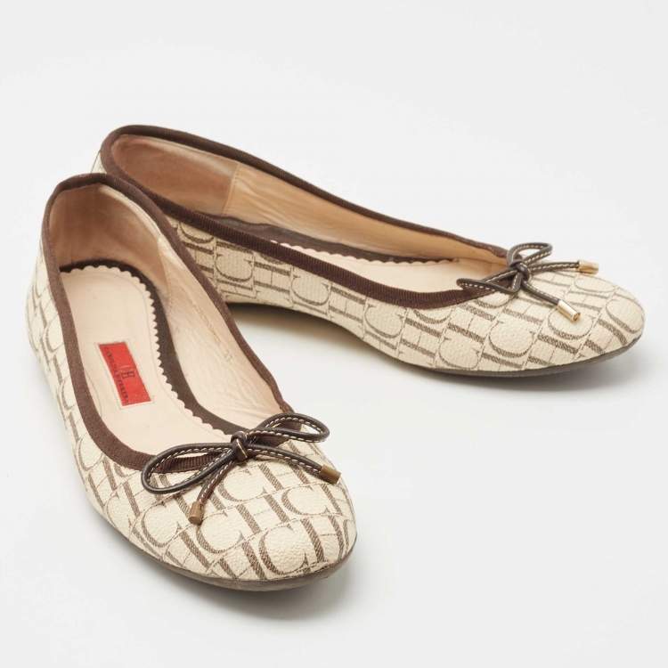 Pre Owned CH Carolina Herrera Cream Monogram Canvas Bow Cap Toe Ballet Flats Size 37