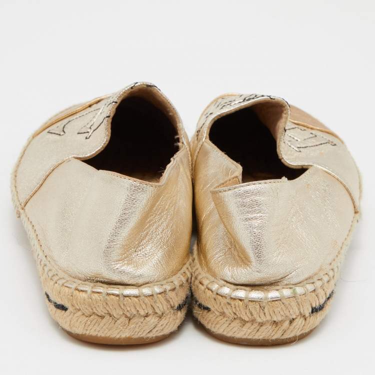 Pre Owned CH Carolina Herrera Silver/Gold Leather CH Logo Espadrille Flats Size 39