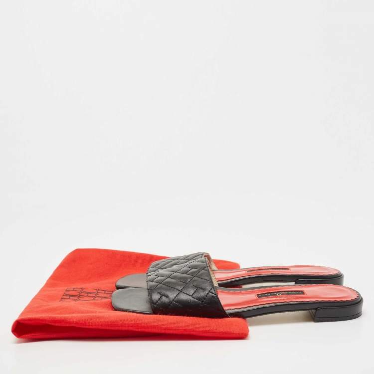 Pre Owned  CH Carolina Herrera Black Initials Quilted Leather Initials 2020 Flat Slides Size 38
