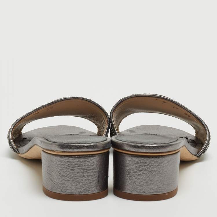 مملوكة مسبقًا CH Carolina Herrera Grey/Black Leather Crystal Embellished Logo Slide Sandals Size 39
