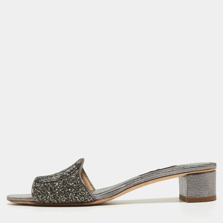 مملوكة مسبقًا CH Carolina Herrera Grey/Black Leather Crystal Embellished Logo Slide Sandals Size 39