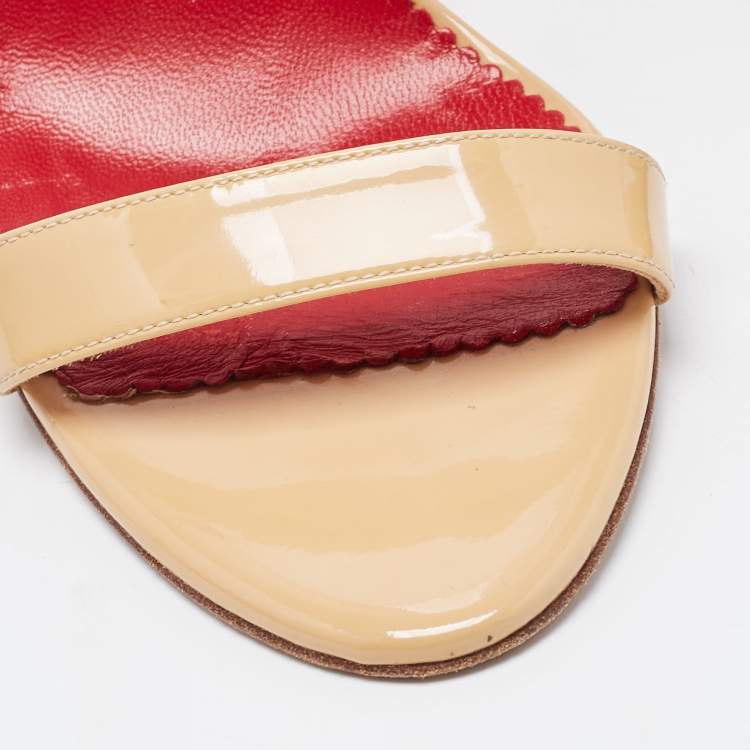Pre Owned CH Carolina Herrera Beige Patent Leather and PVC Slide Sandals Size 38