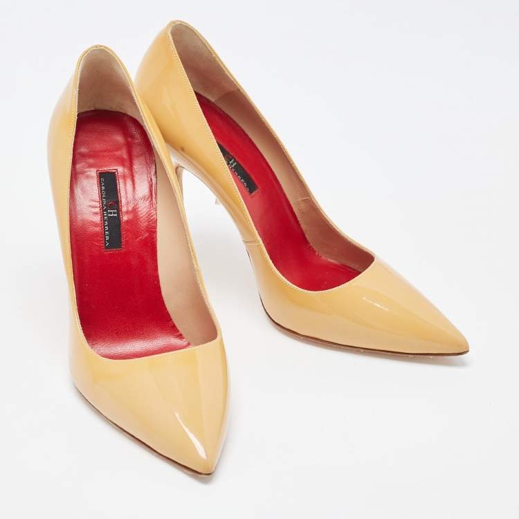 Pre Owned CH Carolina Herrera Beige Patent Leather Pointed Toe Pumps Size 38