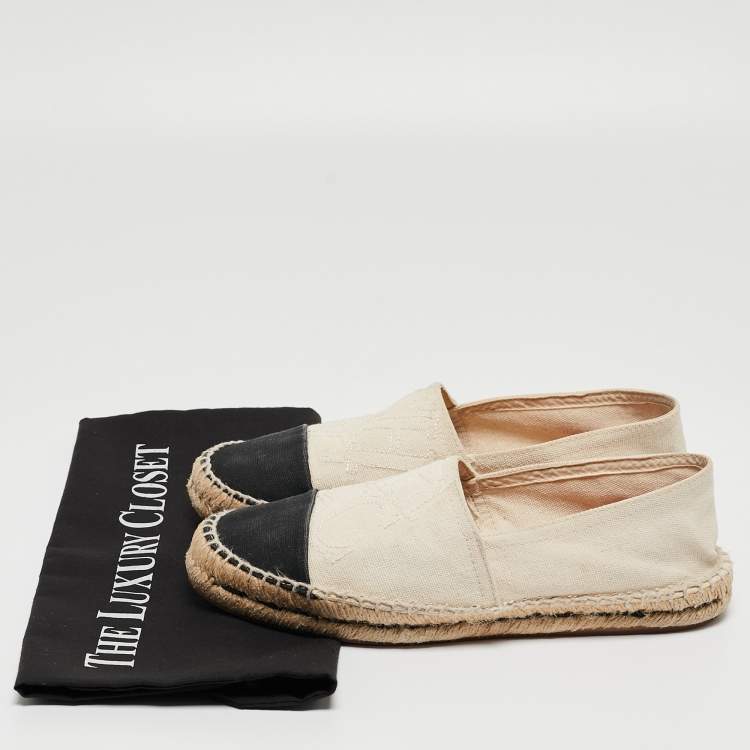 Pre Owned Carolina Herrera Off White/Black Canvas Cap Toe Flat Espadrilles Size 37