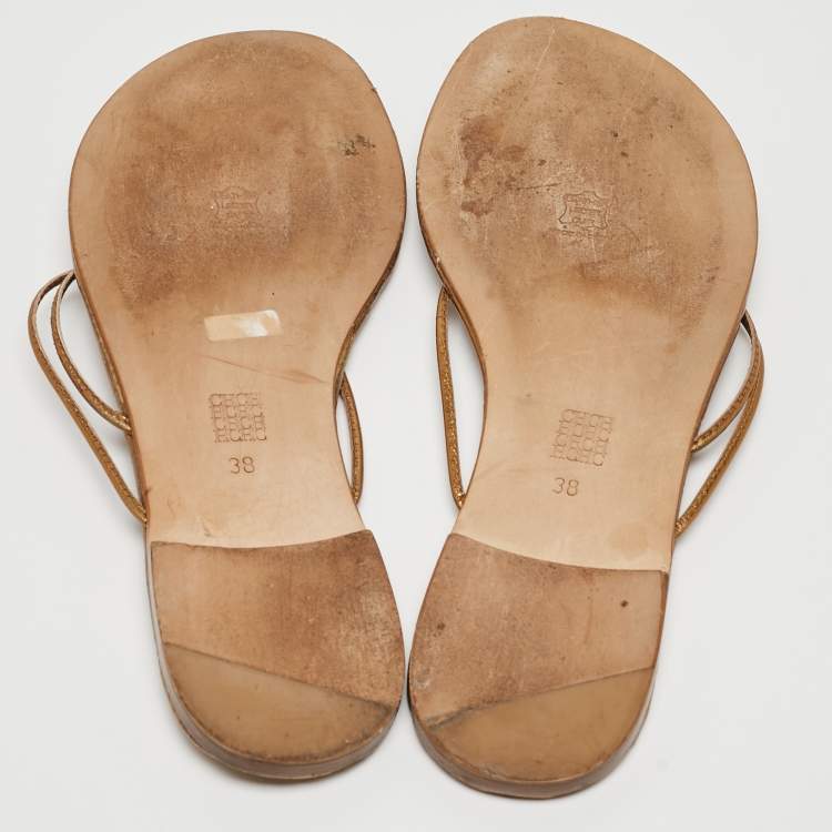 Pre Owned CH Carolina Herrera Gold Leather Thong Flats Size 38
