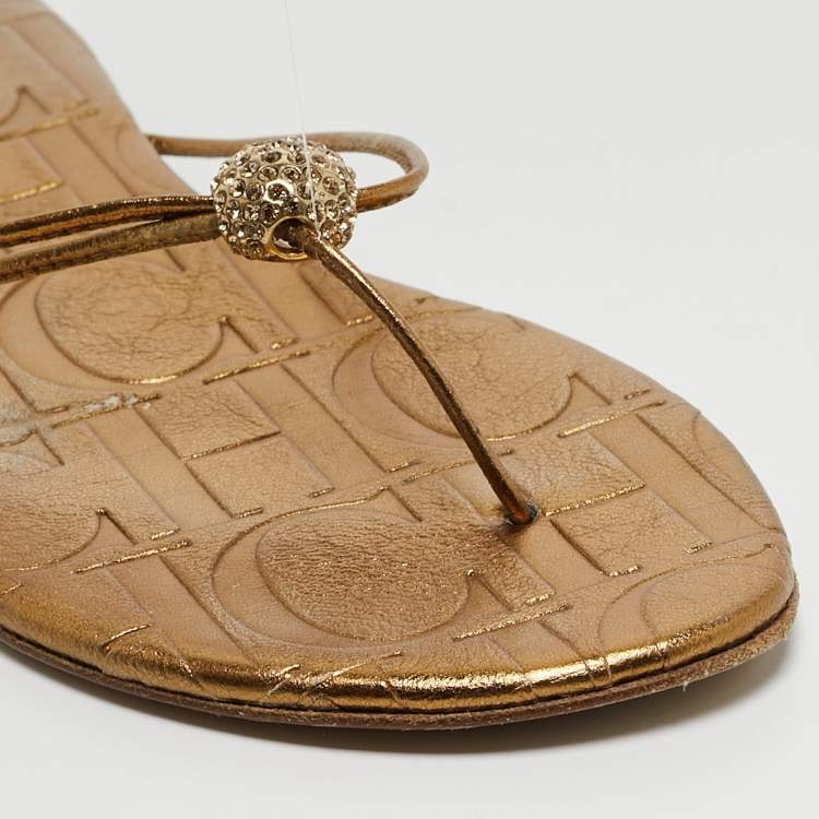 Pre Owned CH Carolina Herrera Gold Leather Thong Flats Size 38