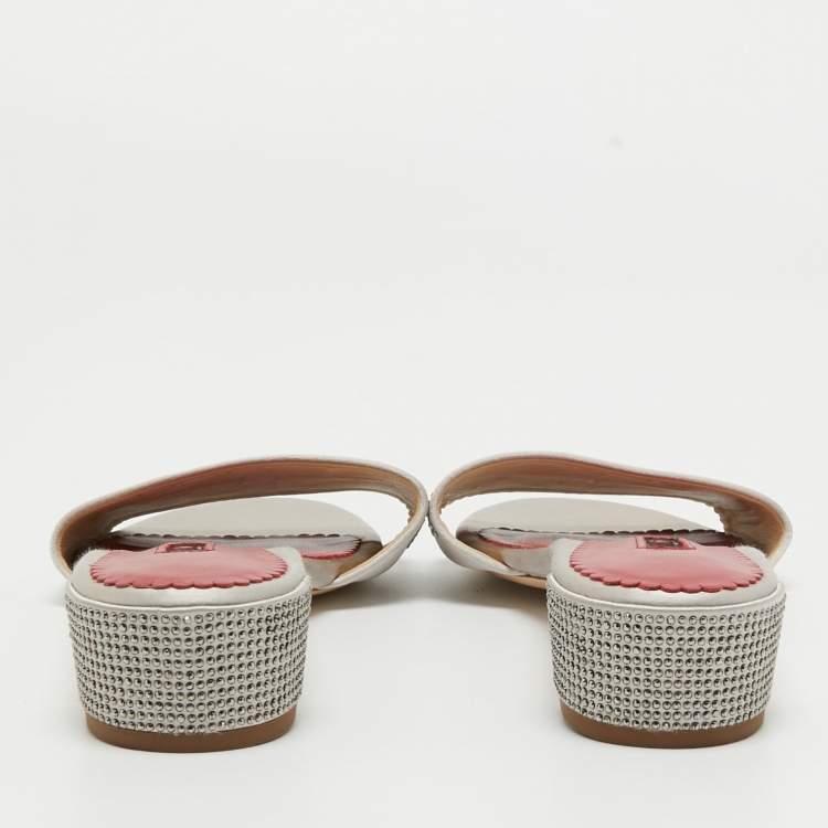 Pre Owned CH Carolina Herrera Grey Satin Slide Sandals Size 39