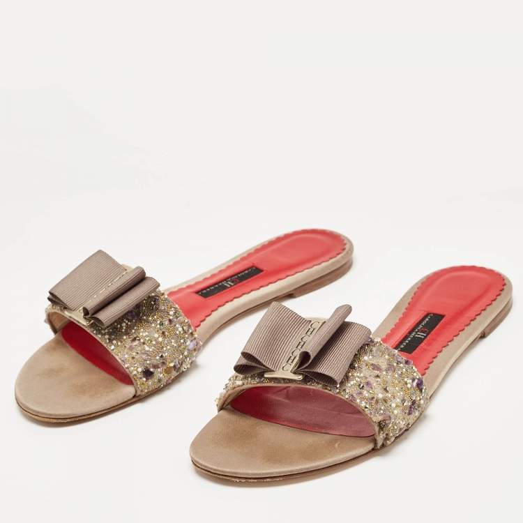 Pre Owned Carolina Herrera Beige/Red Fabric and Leather Bow Embellished Slide Flats Size 38