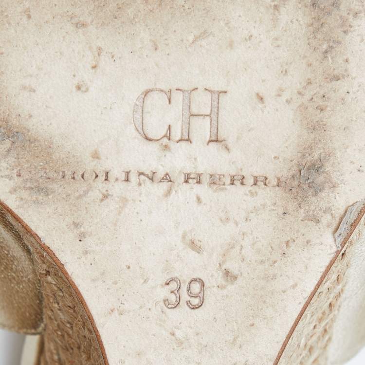 Pre Owned CH Carolina Herrera Gold Leather Ankle Strap Wedge Sandals Size 39