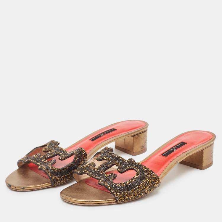 Pre Owned CH Carolina Herrera Metallic Crystal Embellished Leather Insignia Slide Sandals Size 40