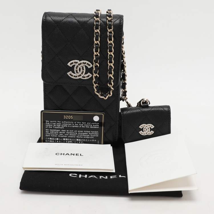 مملوكة مسبقًا Chanel Black Quilted Caviar Leather Crystal CC Phone Holder