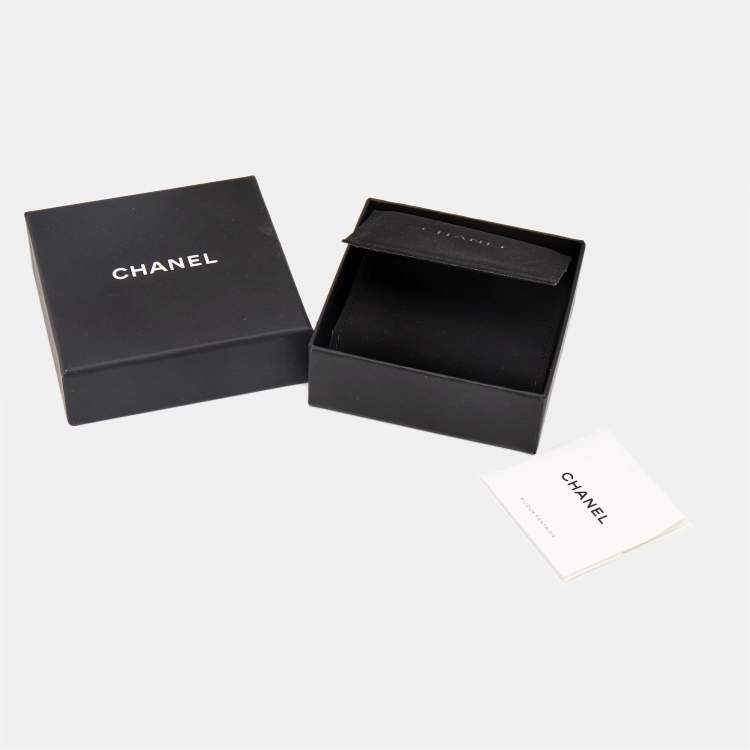 Pre Owned Chanel CC Enamel Leather Gold Tone Hair Grip