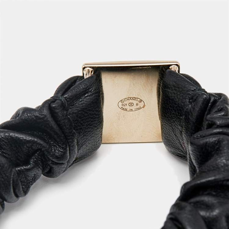 Pre Owned Chanel CC Enamel Leather Gold Tone Hair Grip