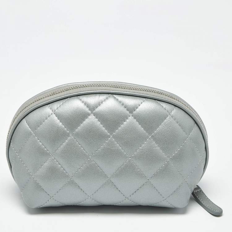 Pre Owned Chanel Silver Quilted Leather Reissue Cosmetic Pouch