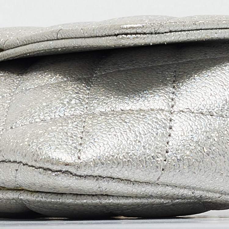 Pre Owned Chanel Silver Iridescent Caviar Quilted Leather Glassed Case with Chain 
