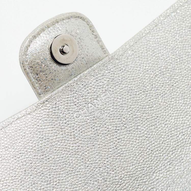 Pre Owned Chanel Silver Iridescent Caviar Quilted Leather Glassed Case with Chain 