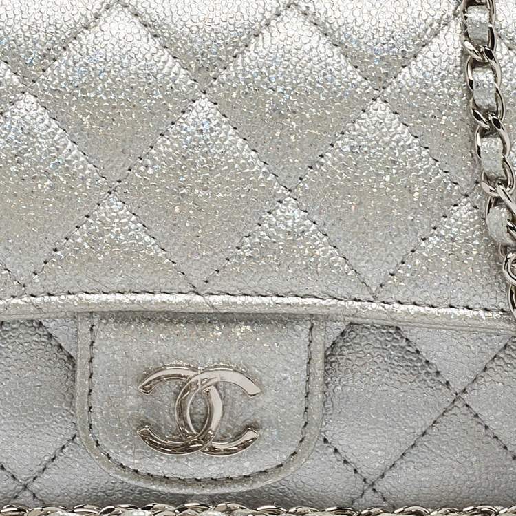 Pre Owned Chanel Silver Iridescent Caviar Quilted Leather Glassed Case with Chain 