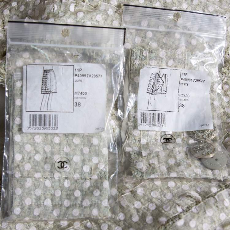 مملوكة مسبقًا Chanel Green Polka Dotted Overlay Tweed Button Front Blazer M