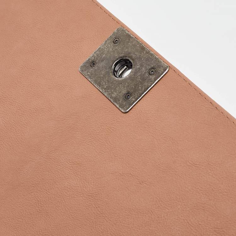 Pre Owned Chanel Beige Quilted Leather Medium Chain Around Boy Top Handle Bag