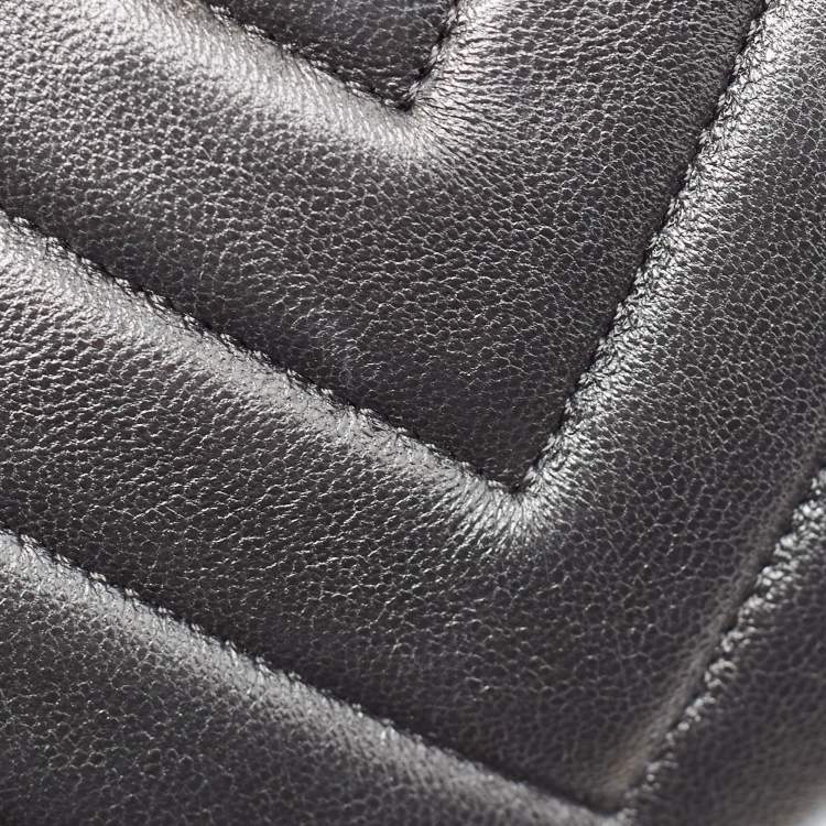 Pre Owned Chanel Black Chevron Leather Small Trendy CC Top Handle Bag