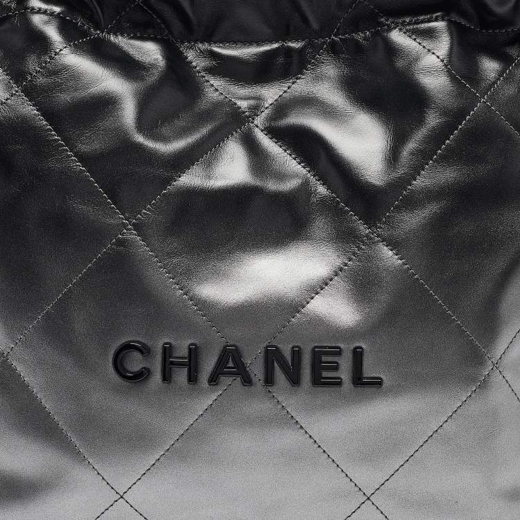 Pre Owned Chanel Metallic Ombre Quilted Shiny Leather Small 22 Hobo