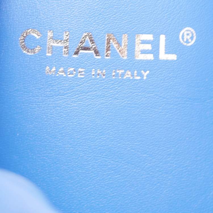 Pre Owned Chanel Blue Quilted Leather Mini 22 Chain Bag