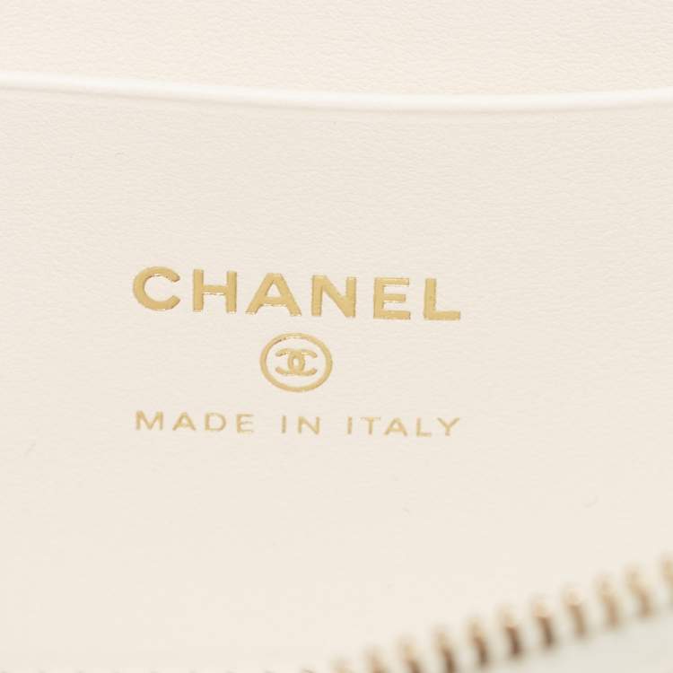 Pre Owned Chanel White Quilted Caviar Leather CC Long Vanity Case Bag