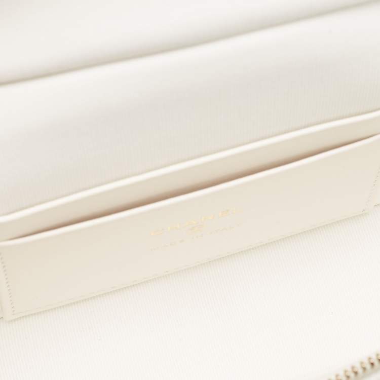 Pre Owned Chanel White Quilted Caviar Leather CC Long Vanity Case Bag