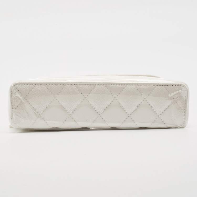 Pre Owned Chanel White Quilted Caviar Leather CC Long Vanity Case Bag