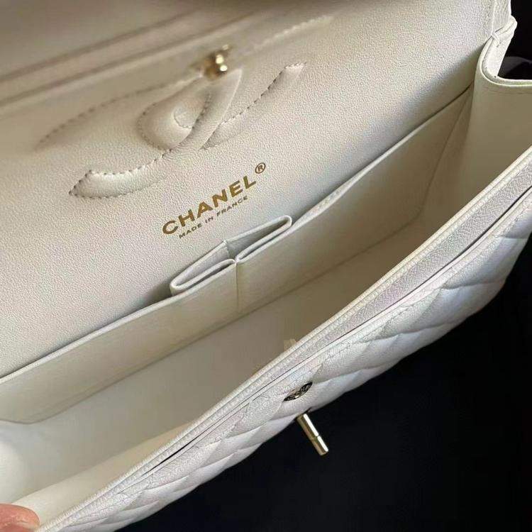 Pre Owned Chanel White Gold Button Caviar Leather Medium Bag